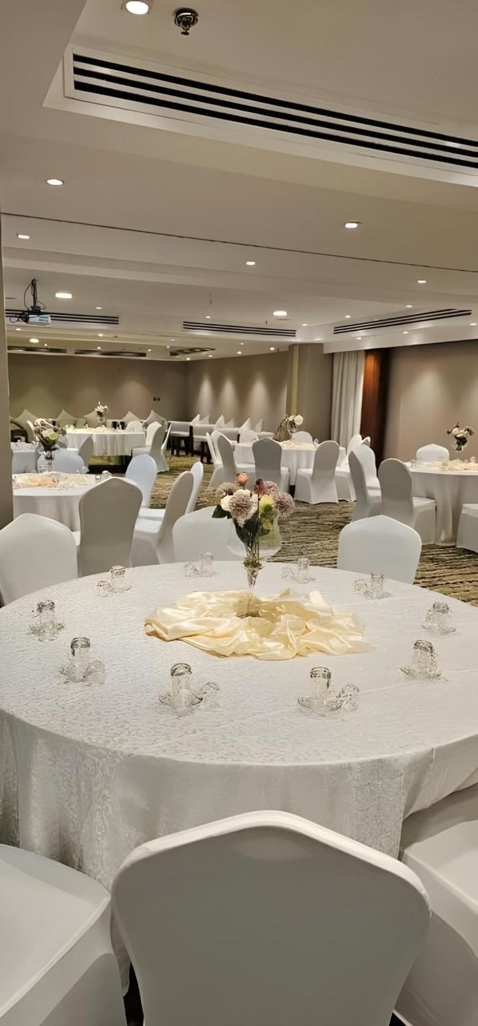 Continent Sumou Hotel 4*